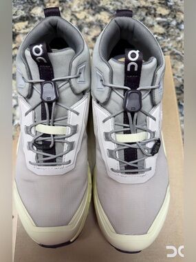 On youth 4.5 Cloudhero mid waterproof- new in box